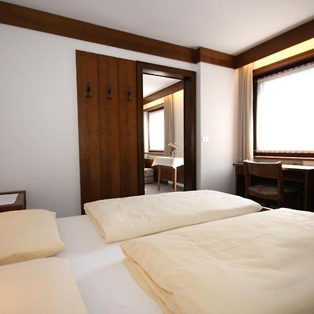 Apartments Residence Alta Badia Colfosco Kamer foto