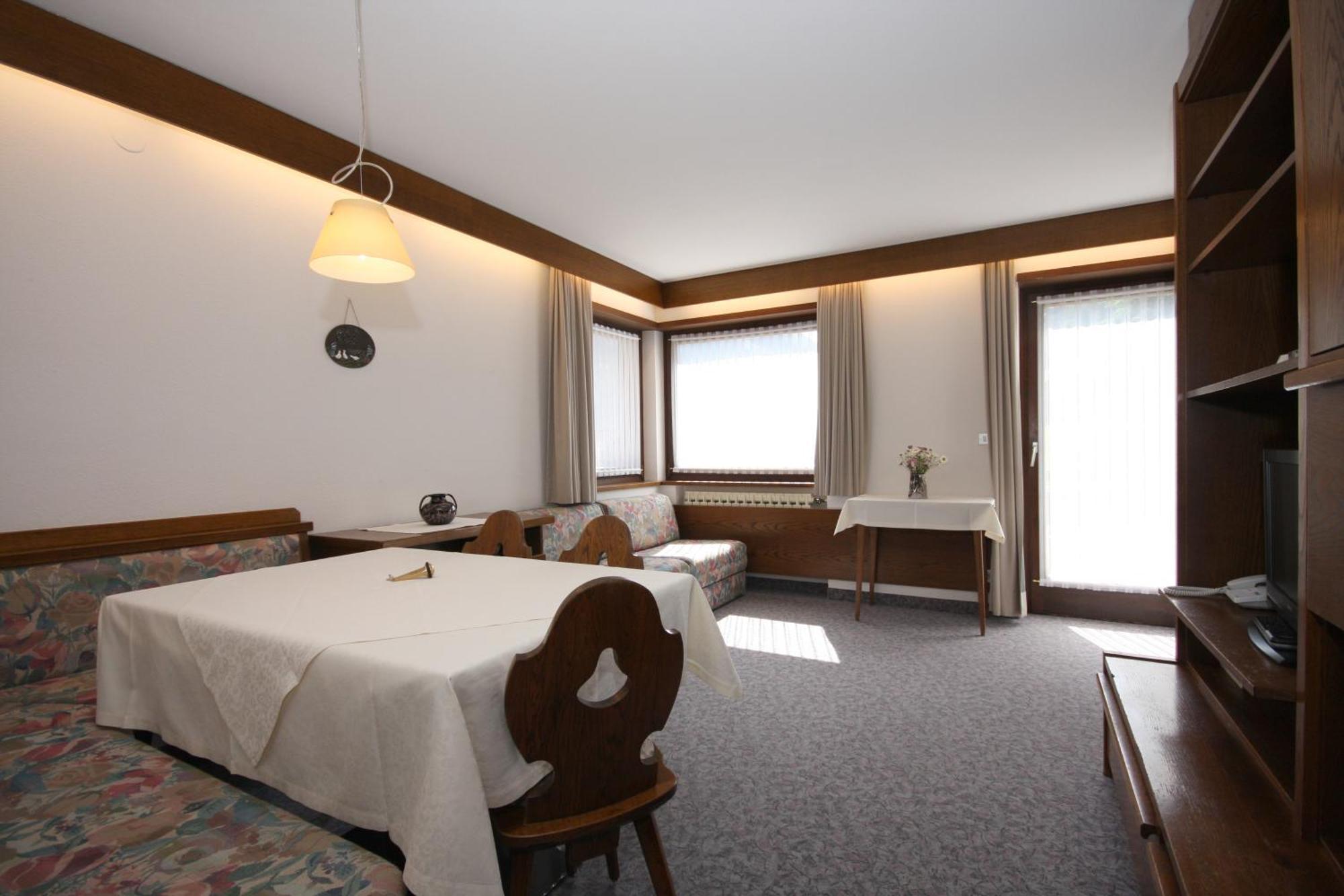 Apartments Residence Alta Badia Colfosco Kamer foto