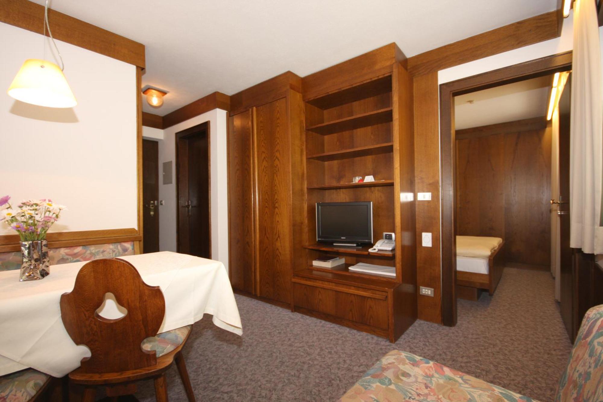 Apartments Residence Alta Badia Colfosco Kamer foto