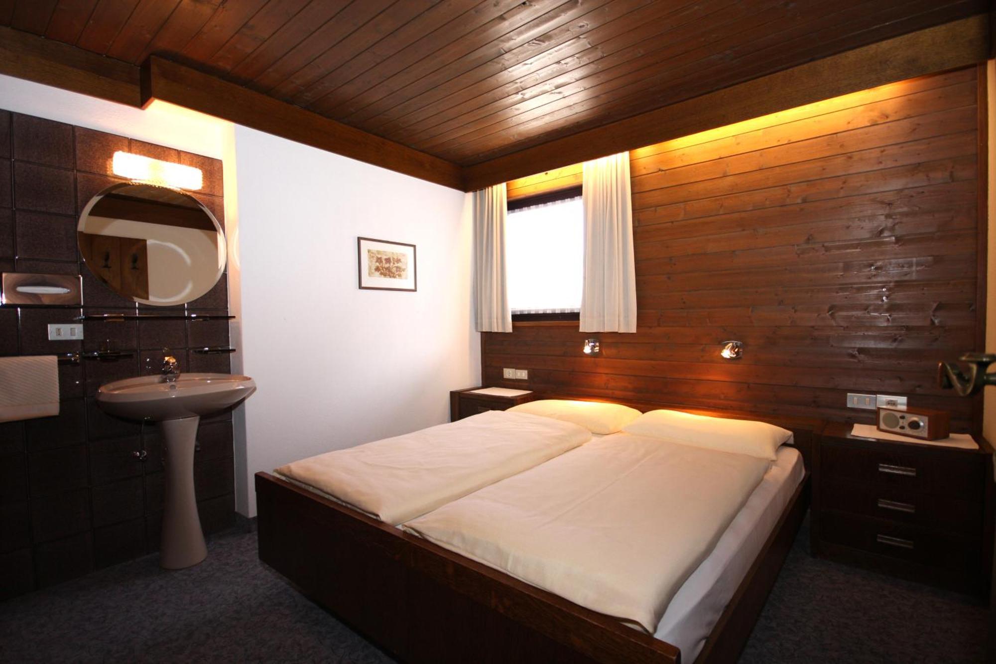 Apartments Residence Alta Badia Colfosco Kamer foto
