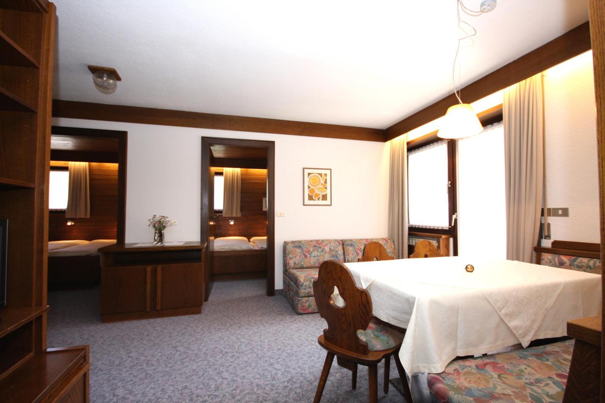 Apartments Residence Alta Badia Colfosco Kamer foto