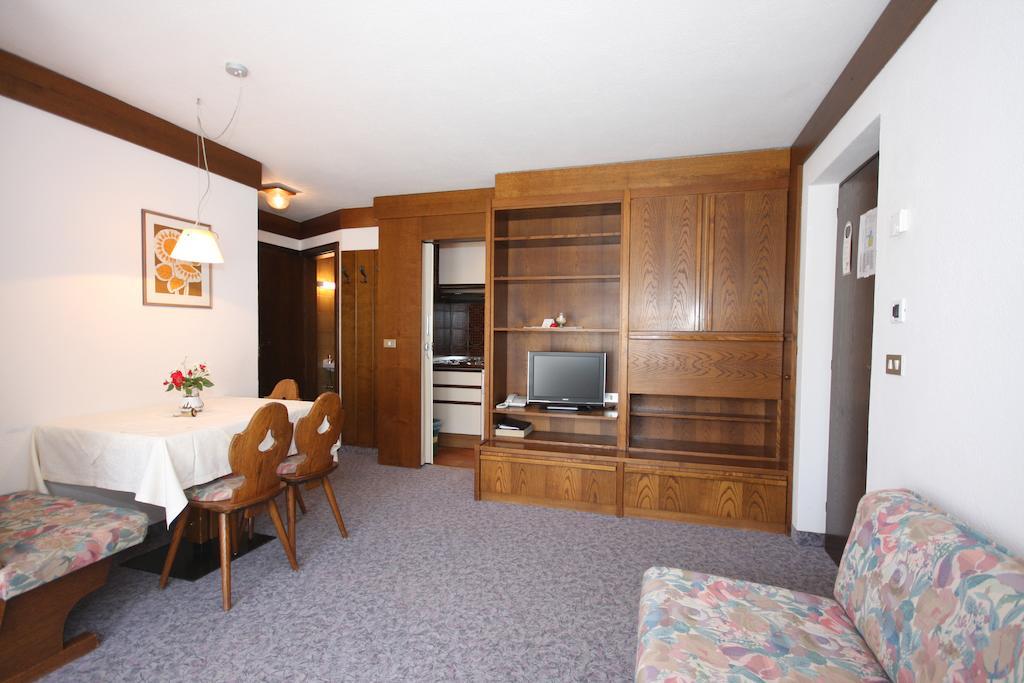 Apartments Residence Alta Badia Colfosco Kamer foto